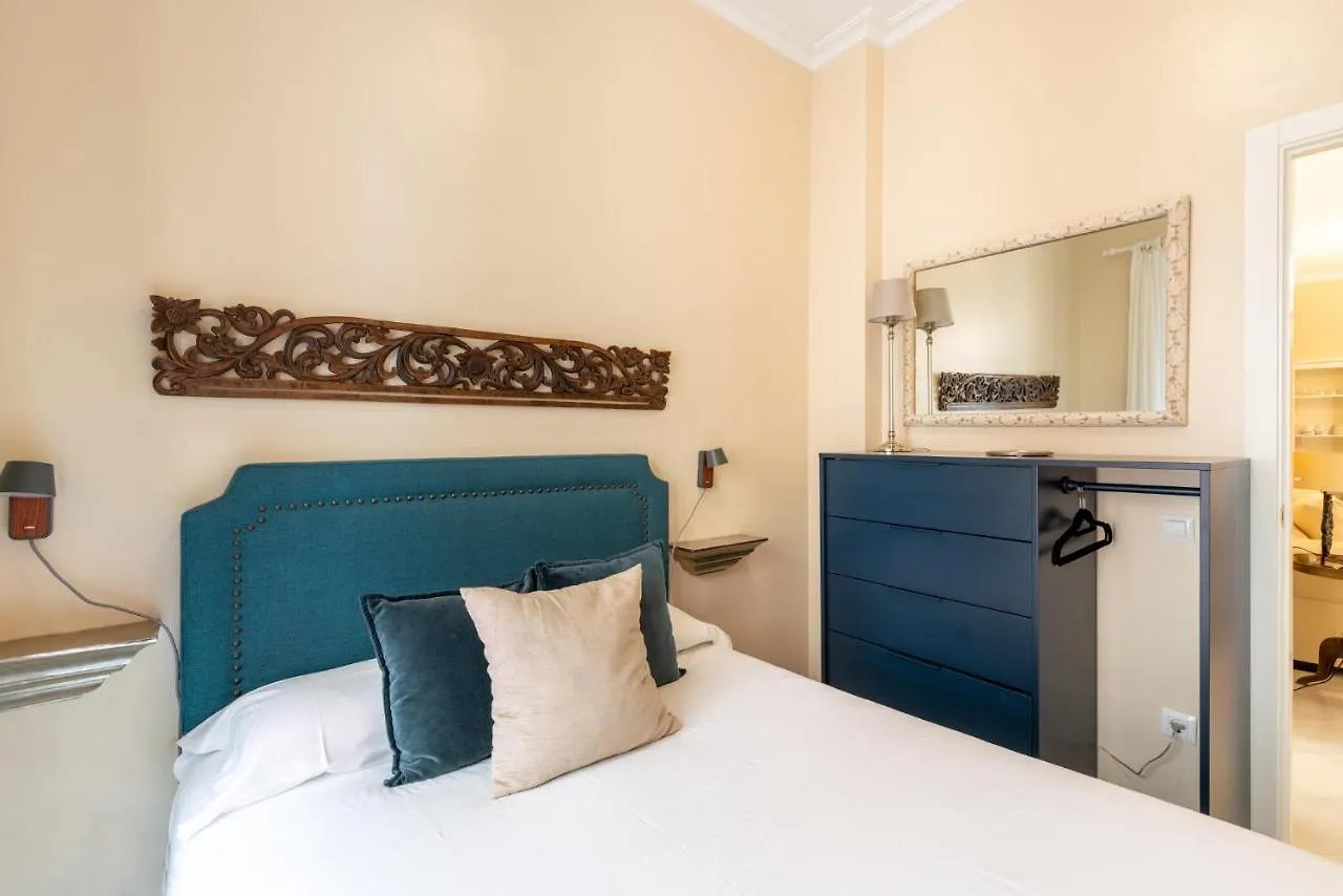 Daire Precioso y moderno apartamento en centro de Sevilla